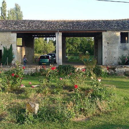 Chambres D'Hotes Entre Niort Et Marais Poitevin Bessines Exteriör bild
