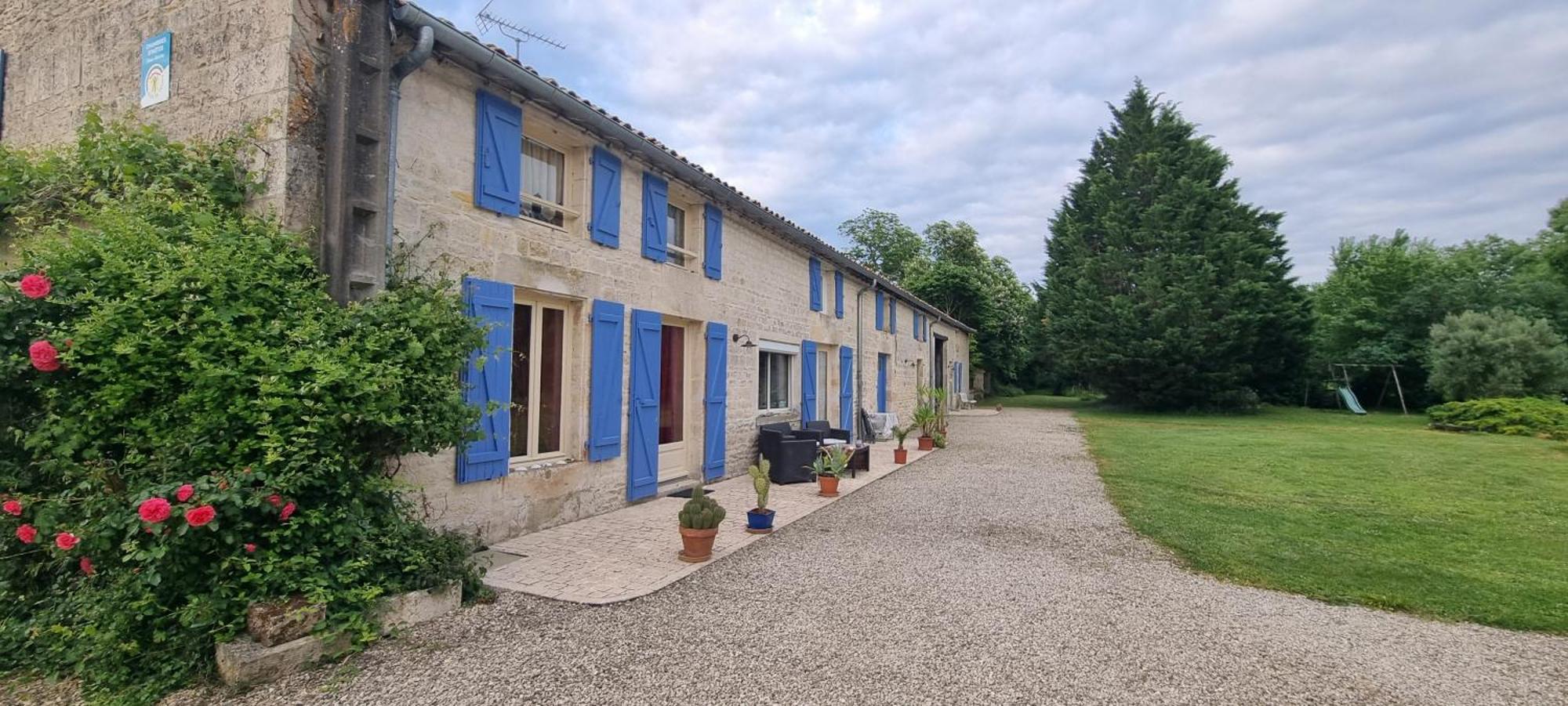 Chambres D'Hotes Entre Niort Et Marais Poitevin Bessines Exteriör bild